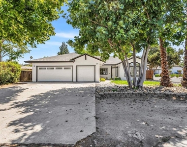 3427 Sanford Street - Photo Thumbnail 2
