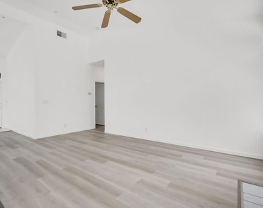 3427 Sanford Street - Photo Thumbnail 17
