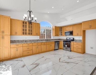 3427 Sanford Street - Photo Thumbnail 14