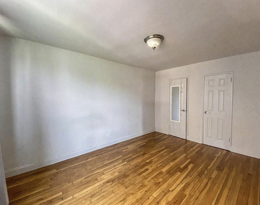 67-41 Burns Street - Photo Thumbnail 5