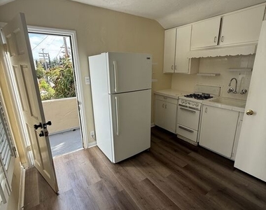 725 S Lorraine Boulevard - Photo Thumbnail 6