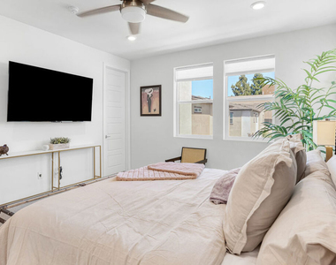 768 Daniel Freeman Circle - Photo Thumbnail 13
