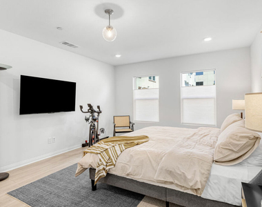 768 Daniel Freeman Circle - Photo Thumbnail 29