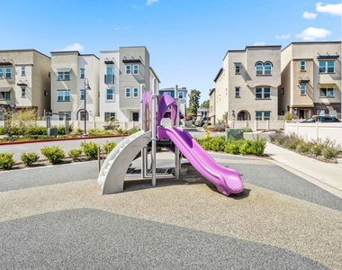 768 Daniel Freeman Circle - Photo Thumbnail 43