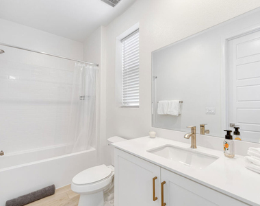 768 Daniel Freeman Circle - Photo Thumbnail 5