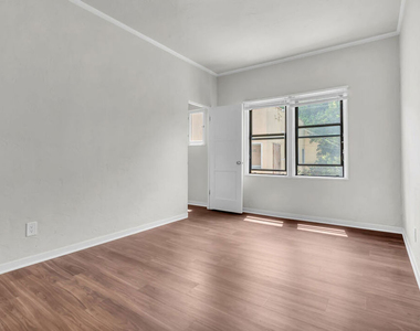 751 N Croft Avenue - Photo Thumbnail 13