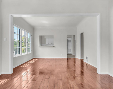 751 N Croft Avenue - Photo Thumbnail 6