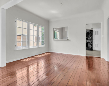 751 N Croft Avenue - Photo Thumbnail 5