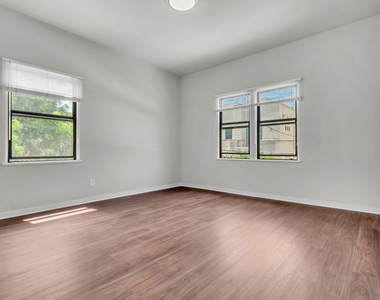751 N Croft Avenue - Photo Thumbnail 17