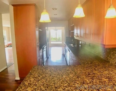 223 10th Street - Photo Thumbnail 5