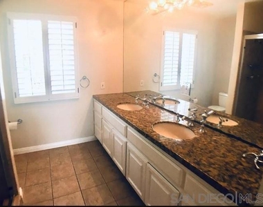 223 10th Street - Photo Thumbnail 9