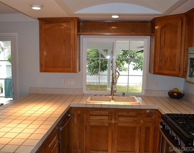 1260 Connecticut St. - Photo Thumbnail 6