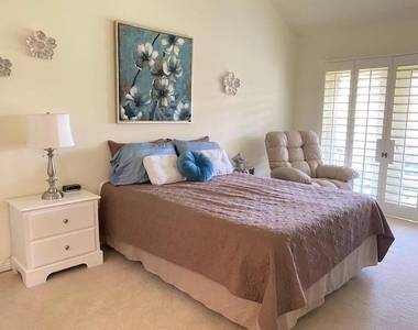 107 Avellino Circle - Photo Thumbnail 11