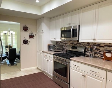 107 Avellino Circle - Photo Thumbnail 21