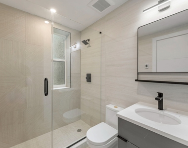 315 West Broadway - Photo Thumbnail 3