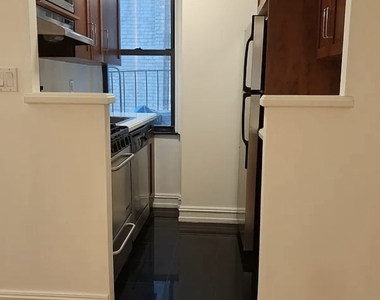 235 East 46th Street - Photo Thumbnail 8