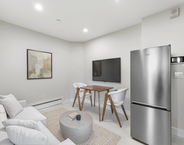 315 West Broadway - Photo Thumbnail 5