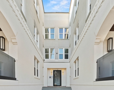 315 West Broadway - Photo Thumbnail 1