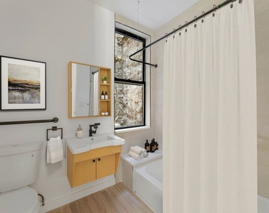 2111 Regent Place #1R - Photo Thumbnail 6