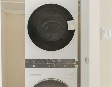 2111 Regent Place #1R - Photo Thumbnail 5