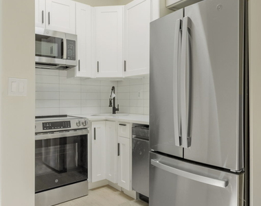 2111 Regent Place #2R - Photo Thumbnail 3