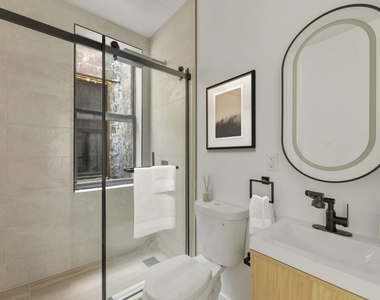 2111 Regent Place #2R - Photo Thumbnail 5