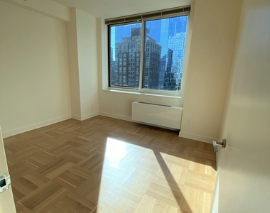 400 West 63rd Street - Photo Thumbnail 4