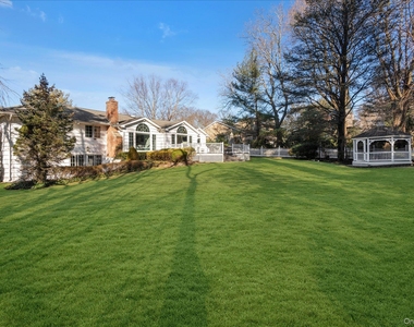 200 Hummingbird Drive - Photo Thumbnail 27