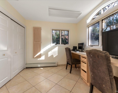 200 Hummingbird Drive - Photo Thumbnail 16