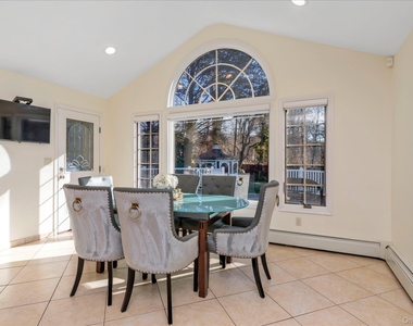 200 Hummingbird Drive - Photo Thumbnail 15
