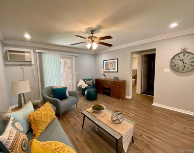 1314 Smithtown Avenue - Photo Thumbnail 6