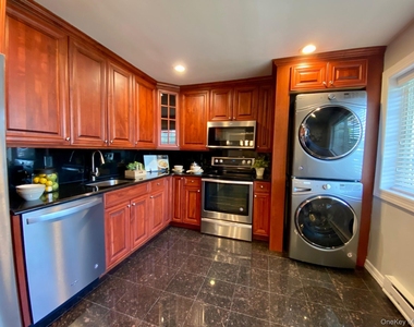 1314 Smithtown Avenue - Photo Thumbnail 2