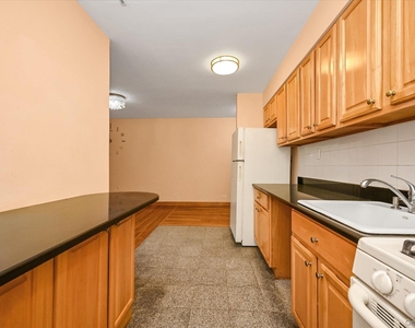 140-18 Burden Crescent - Photo Thumbnail 4