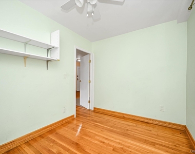 140-18 Burden Crescent - Photo Thumbnail 6