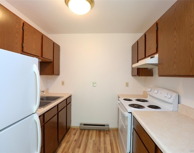 126 Main Street - Photo Thumbnail 9