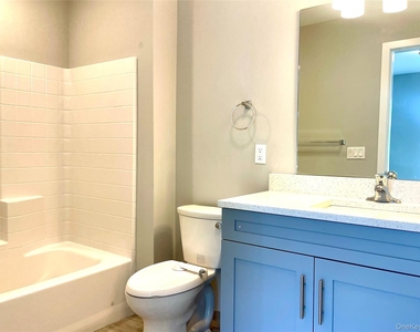 221 Eastview Drive - Photo Thumbnail 13