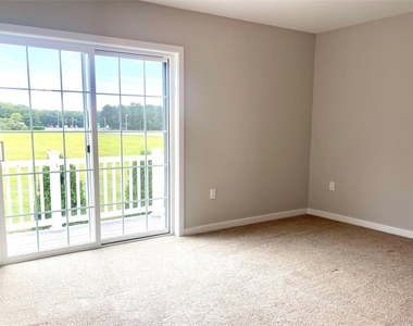 221 Eastview Drive - Photo Thumbnail 14