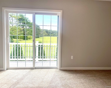 221 Eastview Drive - Photo Thumbnail 12