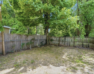 70 Van Deusen Street - Photo Thumbnail 18