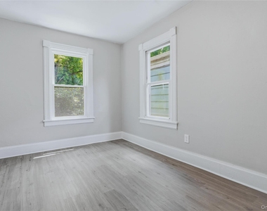 70 Van Deusen Street - Photo Thumbnail 11