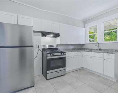70 Van Deusen Street - Photo Thumbnail 8