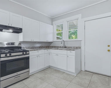 70 Van Deusen Street - Photo Thumbnail 9