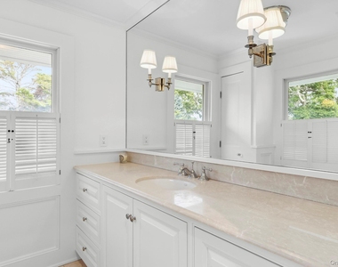 1 Bishop Avenue - Photo Thumbnail 12