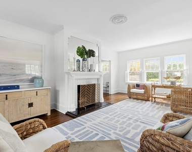 1 Bishop Avenue - Photo Thumbnail 3
