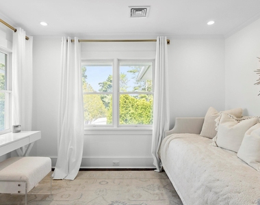 1 Bishop Avenue - Photo Thumbnail 15