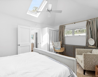 1 Bishop Avenue - Photo Thumbnail 16