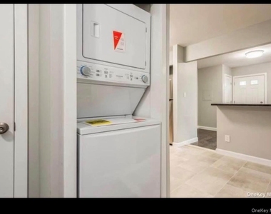 88 Ralph Avenue - Photo Thumbnail 3