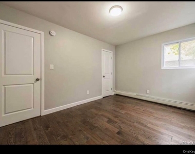 88 Ralph Avenue - Photo Thumbnail 8