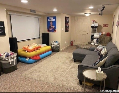 174 Lodge Avenue - Photo Thumbnail 14