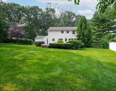 174 Lodge Avenue - Photo Thumbnail 16